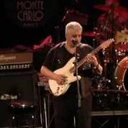 Le texte musical SESSO E CHITARRA ELETTRICA de PINO DANIELE est également présent dans l'album Electric jam (2009)