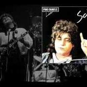 Le texte musical SUONNO D'AJERE de PINO DANIELE est également présent dans l'album Terra mia (1977)