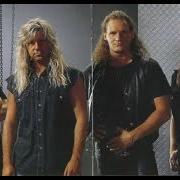 Le texte musical PROMISED LAND de PRIMAL FEAR est également présent dans l'album Primal fear (1998)