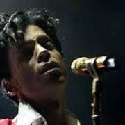 Le texte musical IT'S GONNA BE LONELY de PRINCE est également présent dans l'album Prince (1979)