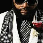 Le texte musical YACHT CLUB de RICK ROSS est également présent dans l'album Deeper than rap (2009)