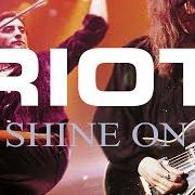 Le texte musical SOLDIER de RIOT est également présent dans l'album Shine on (1998)