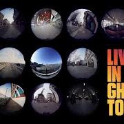 Le texte musical LIVING IN A GHOST TOWN de ROLLING STONES est également présent dans l'album Living in a ghost town (2020)