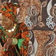 Le texte musical INTERLUDE: AGBADE de ANGELIQUE KIDJO est également présent dans l'album Eve (2014)