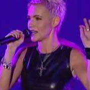 Le texte musical IT TAKES YOU NO TIME TO GET HERE de ROXETTE est également présent dans l'album Room service (2001)