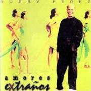 Le texte musical YO QUIERO UNA MUJER de RUBBY PEREZ est également présent dans l'album Amores extraños (1995)
