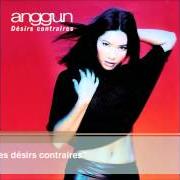 Le texte musical MARCHER SUR LA MER de ANGGUN est également présent dans l'album Desirs contraires (2000)