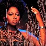 Le texte musical HOLDING BACK THE YEARS de ANGIE STONE est également présent dans l'album Angie stone   all song