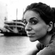 Le texte musical SELF EVIDENT de ANI DIFRANCO est également présent dans l'album So much shouting, so much laughter