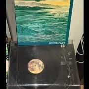 Le texte musical TOUSSAINT L'OVERTURE de SANTANA est également présent dans l'album Moonflower (1977)