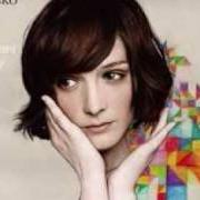 Le texte musical HOLD ON MY HEART de SARAH BLASKO est également présent dans l'album As day follows night (2009)