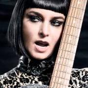 Le texte musical VERY FAR FROM HOME de SINEAD O'CONNOR est également présent dans l'album How about i be me (and you be you)? (2012)