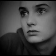 Le texte musical DARK I AM YET LOVELY de SINEAD O'CONNOR est également présent dans l'album Theology (2007)