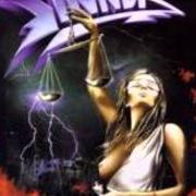 Le texte musical WHITE LIGHTNING de SINNER est également présent dans l'album Judgement day (1996)