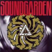 Le texte musical OUTSHINED de SOUNDGARDEN est également présent dans l'album Badmotorfinger (1991)