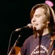 Le texte musical GUITAR TOWN de STEVE EARLE est également présent dans l'album Guitar town (1986)