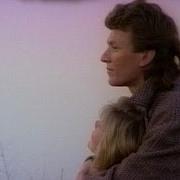 Le texte musical MY LOVE'S LEAVIN' de STEVE WINWOOD est également présent dans l'album Back in the high life (1986)