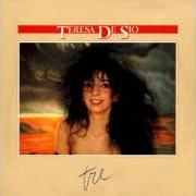 Le texte musical 'E PAZZIELLE de TERESA DE SIO est également présent dans l'album Tre (1983)
