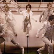 Le texte musical P-A-R-A-D-O-X de ARASHI est également présent dans l'album Love (2013)
