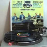 Le texte musical KEEP AN EYE ON SUMMER de THE BEACH BOYS est également présent dans l'album Shut down volume 2 (1964)