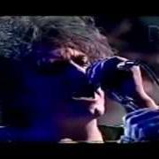 Le texte musical PLAY FOR TODAY de THE CURE est également présent dans l'album Paris live (1994)