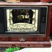 Le texte musical ON THE BUS MALL de THE DECEMBERISTS est également présent dans l'album Picaresque (2005)