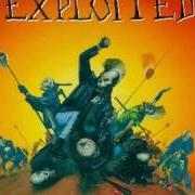Le texte musical PORNO SLUT de THE EXPLOITED est également présent dans l'album The massacre (1990)