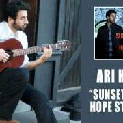 Le texte musical GIVE IT TIME de ARI HEST est également présent dans l'album Sunset over hope street (2011)
