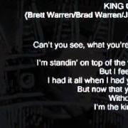 Le texte musical WAITING FOR THE LIGHT TO CHANGE de THE WARREN BROTHERS est également présent dans l'album King of nothing (2000)