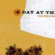 Le texte musical PALE IN COMPARISON de A DAY AT THE FAIR est également présent dans l'album The rocking chair years (2005)