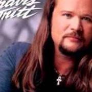 Le texte musical DOWN THE ROAD I GO de TRAVIS TRITT est également présent dans l'album Down the road i go (2000)