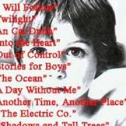 Le texte musical A DAY WITHOUT ME de U2 est également présent dans l'album Boy (1980)