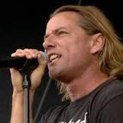 Le texte musical LOVE AIN'T TRUE de UGLY KID JOE est également présent dans l'album Stairway to hell (2013)