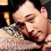 Le texte musical NO STRANGER TO SHAME de UNCLE KRACKER est également présent dans l'album No stranger to shame (2002)