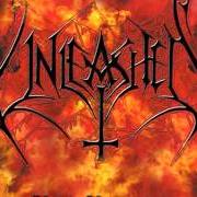 Le texte musical HELL'S UNLEASHED de UNLEASHED est également présent dans l'album Hell's unleashed (2002)