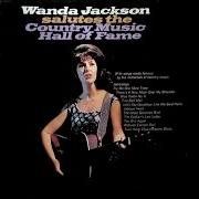 Le texte musical THERE'S A NEW MOON OVER MY SHOULDER de WANDA JACKSON est également présent dans l'album Wanda jackson salutes the country music hall of fa