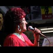 Le texte musical WHY I'M WALKIN' de WANDA JACKSON est également présent dans l'album Hero icon