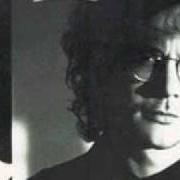 Le texte musical EVEN A DOG CAN SHAKE HANDS de WARREN ZEVON est également présent dans l'album Sentimental hygiene (1987)