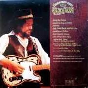 Le texte musical WILLIE AND LAURA MAE JONES de WAYLON JENNINGS est également présent dans l'album Only daddy that'll walk the line: the rca years