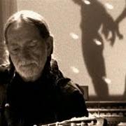 Le texte musical I JUST CAN'T LET YOU SAY GOODBYE de WILLIE NELSON est également présent dans l'album Teatro (1998)