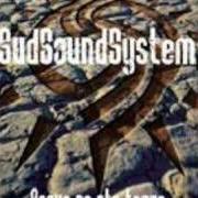 Le texte musical REGGAE CALYPSO de SUD SOUND SYSTEM est également présent dans l'album Acqua pe sta terra