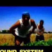 Le texte musical BRUTALITÀ PER AMORE de SUD SOUND SYSTEM est également présent dans l'album Reggae party (1999)