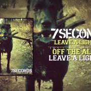 Le texte musical EXCEPTIONAL de 7 SECONDS est également présent dans l'album Leave a light on (2014)