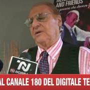 Le texte musical TANTO PE' CANTA' de RENZO ARBORE est également présent dans l'album ...E pensare che dovevo fare il dentista (2014)