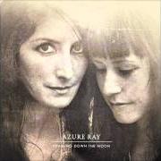 Le texte musical DANCING GHOSTS de AZURE RAY est également présent dans l'album Drawing down the moon (2010)