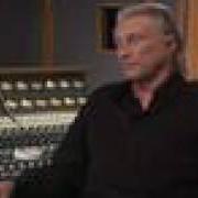 Le texte musical BEAUTIFUL de BILL MEDLEY est également présent dans l'album Damn near righteous