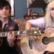 Le texte musical $100 MILF de THE DOLLYROTS est également présent dans l'album Love songs, werewolves & zombies (2014)