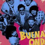 Le texte musical KING AFRICA - TESOURO DO PIRATA (ONDA ONDA) de BALLI DI GRUPPO est également présent dans l'album Buena onda