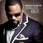 Le texte musical GOD FAVORED ME (PART I) de HEZEKIAH WALKER est également présent dans l'album Souled out (2008)