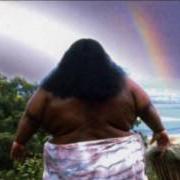 Le texte musical HELE ON TO KAUA'I de ISRAEL KAMAKAWIWO'OLE est également présent dans l'album Somewhere over the rainbow (2011)